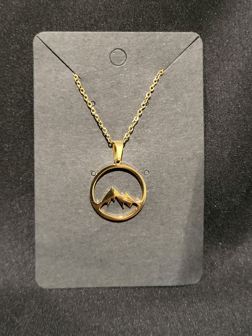 Small Mountain Gold Round Chain Necklace