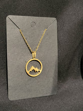 Small Mountain Gold Round Chain Necklace