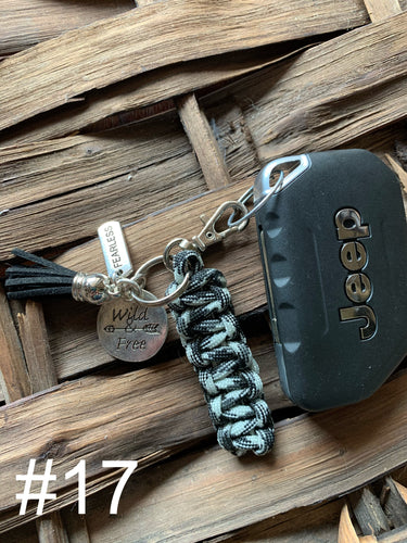 Paracord Key Chain- Black & White